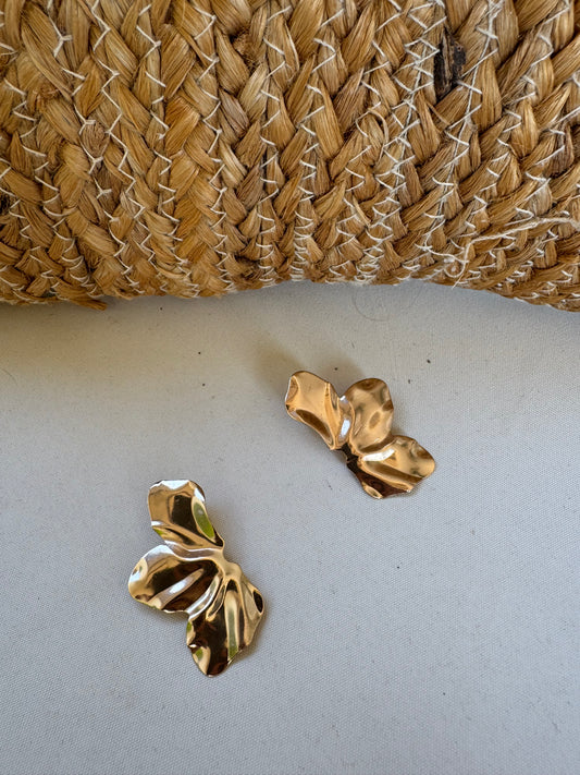 BOUCLES D OREILLES DEMI PÉTALE