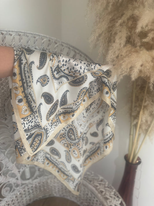 FOULARD "LOLA" BLEU, BEIGE ET BLANC