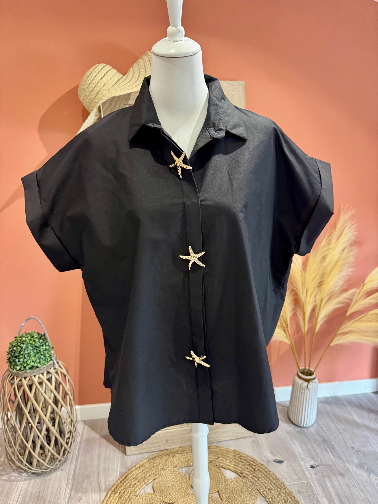 CHEMISE NOIRE OVERSIZE "MAJOLI"MANCHES COURTES ET BROCHE ETOILE DE MER