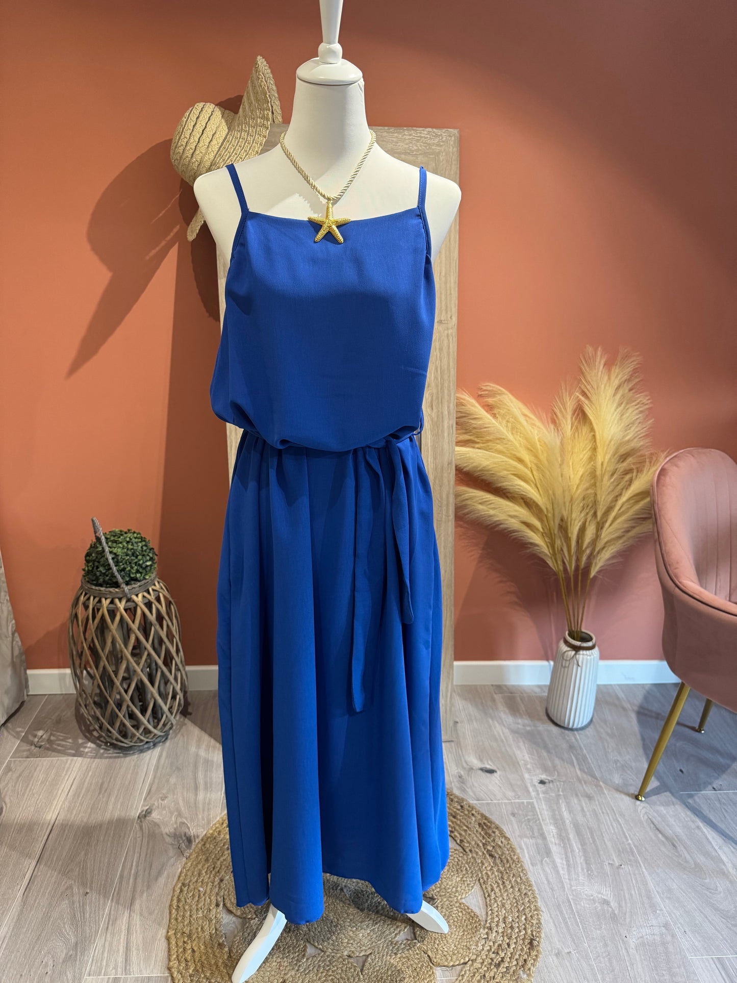 ROBE LONGUE "SISSI" BLEUE A POCHE, CEINTURE ET DOS EN V