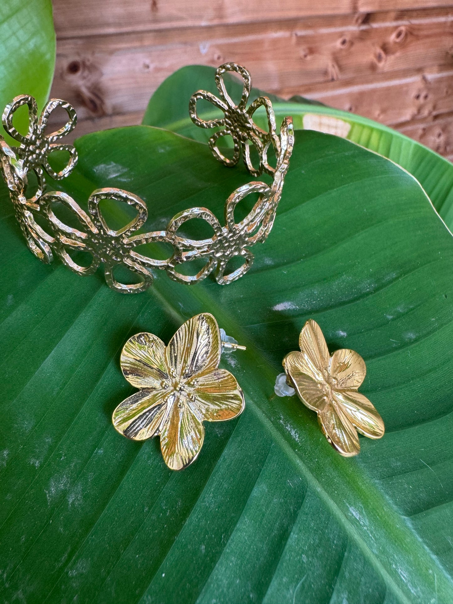 BOUCLES D OREILLES FLEURETTE