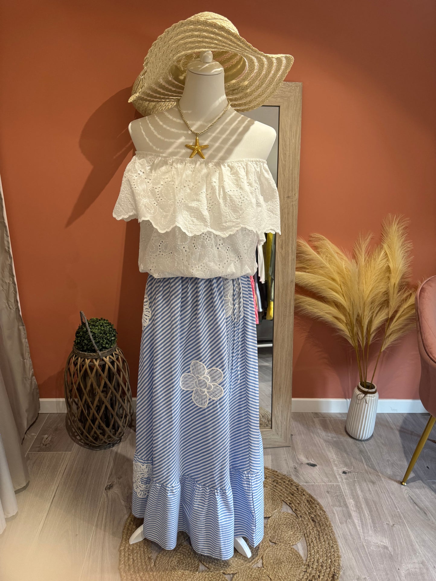 JUPE LONGUE "FLORA" RAYE BLEUE ET BLANCHE A FLEUR BRODE