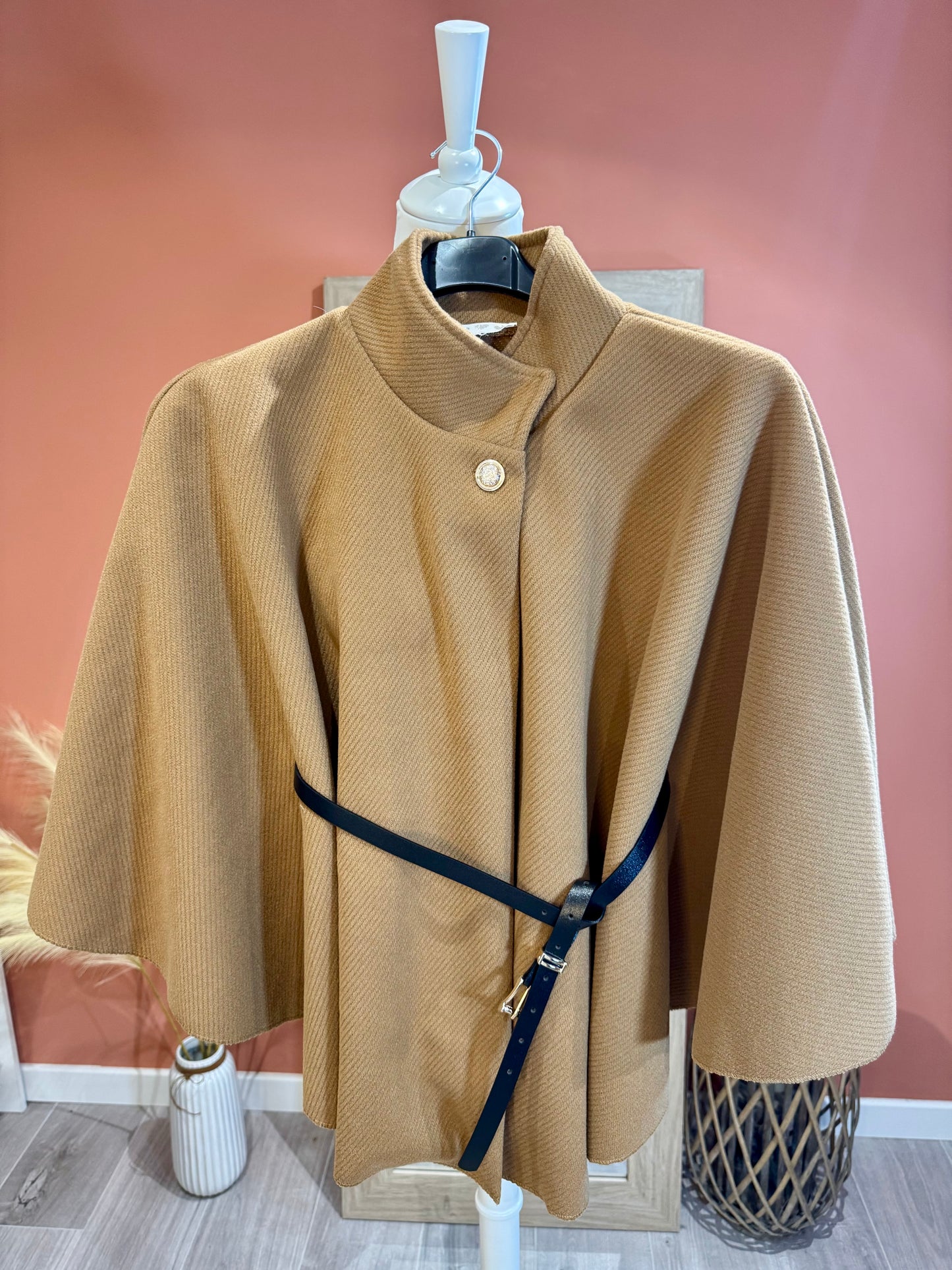 VESTE CAPE LA PARISIENNE CAMEL
