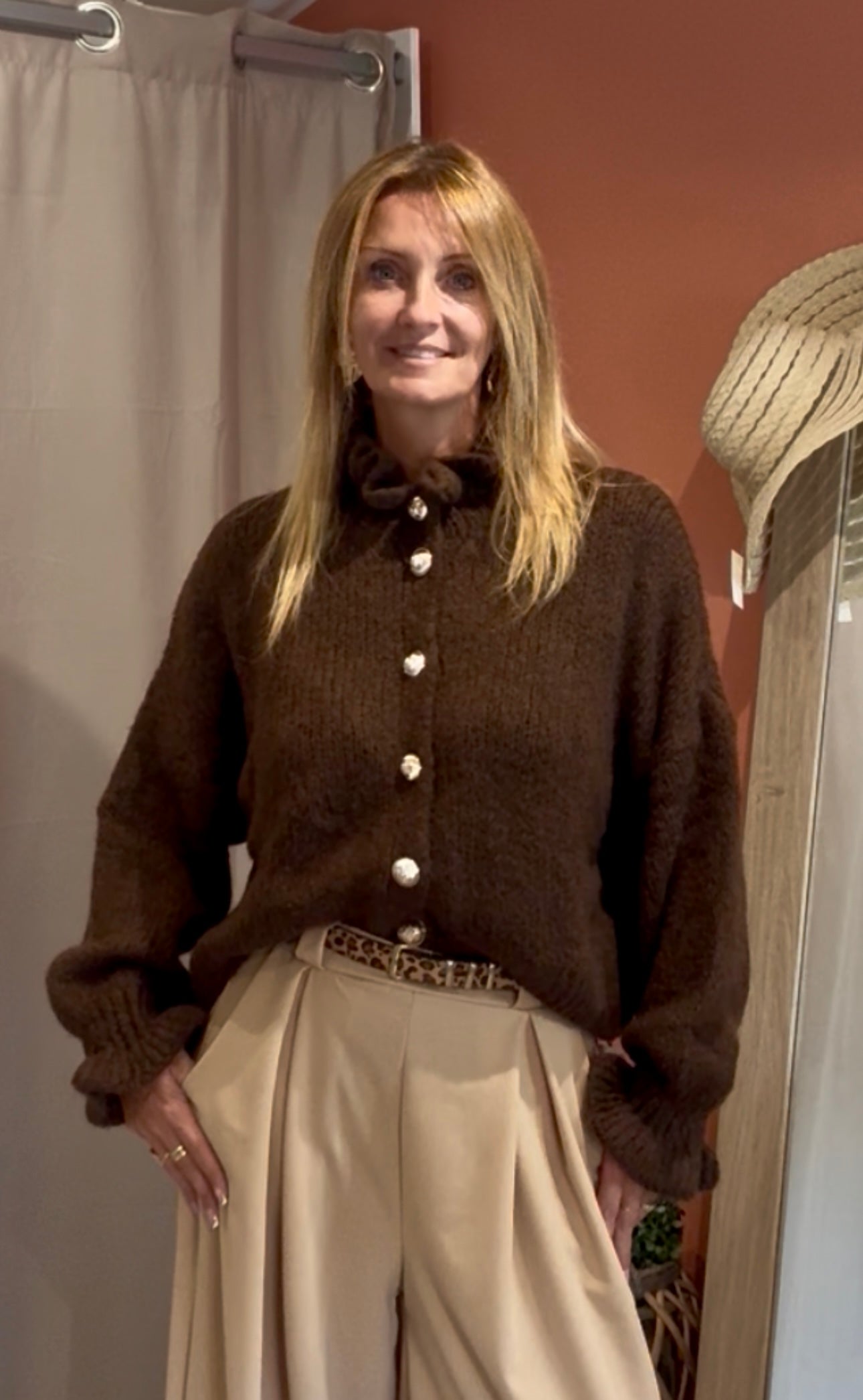 GILET BOUTONNE FLEUFY MARRON