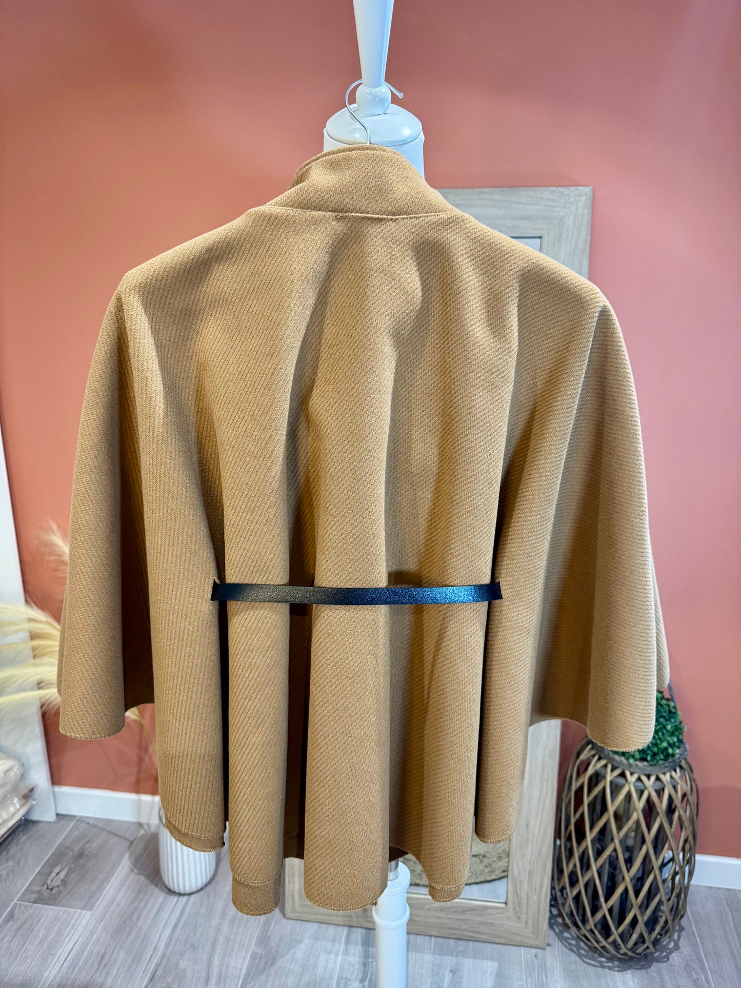 VESTE CAPE LA PARISIENNE CAMEL