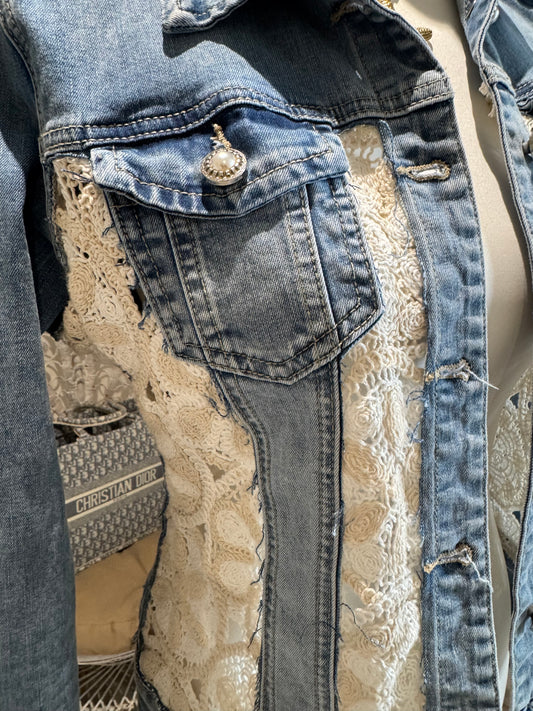 VESTE « GLAM » EN JEAN ET DÉTELLE