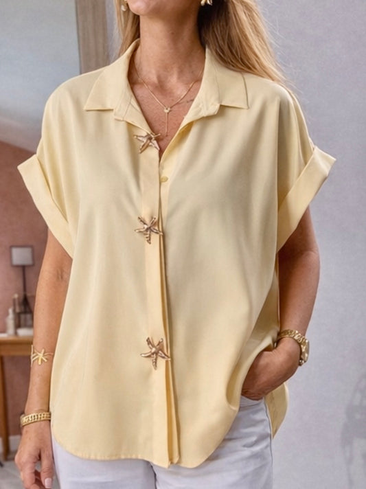 CHEMISE JAUNE OVERZIZE « MAJOLI » MANCHES COURTES ET BROCHES ÉTOILES DE MER