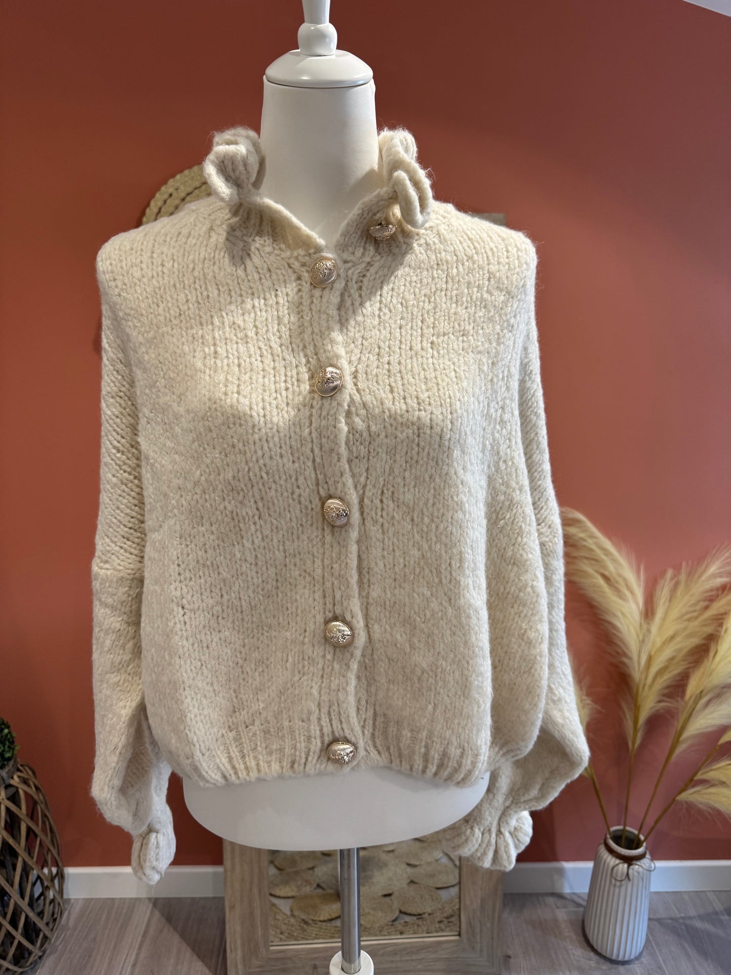 GILET BOUTONNE  FLEUFY CRÈME