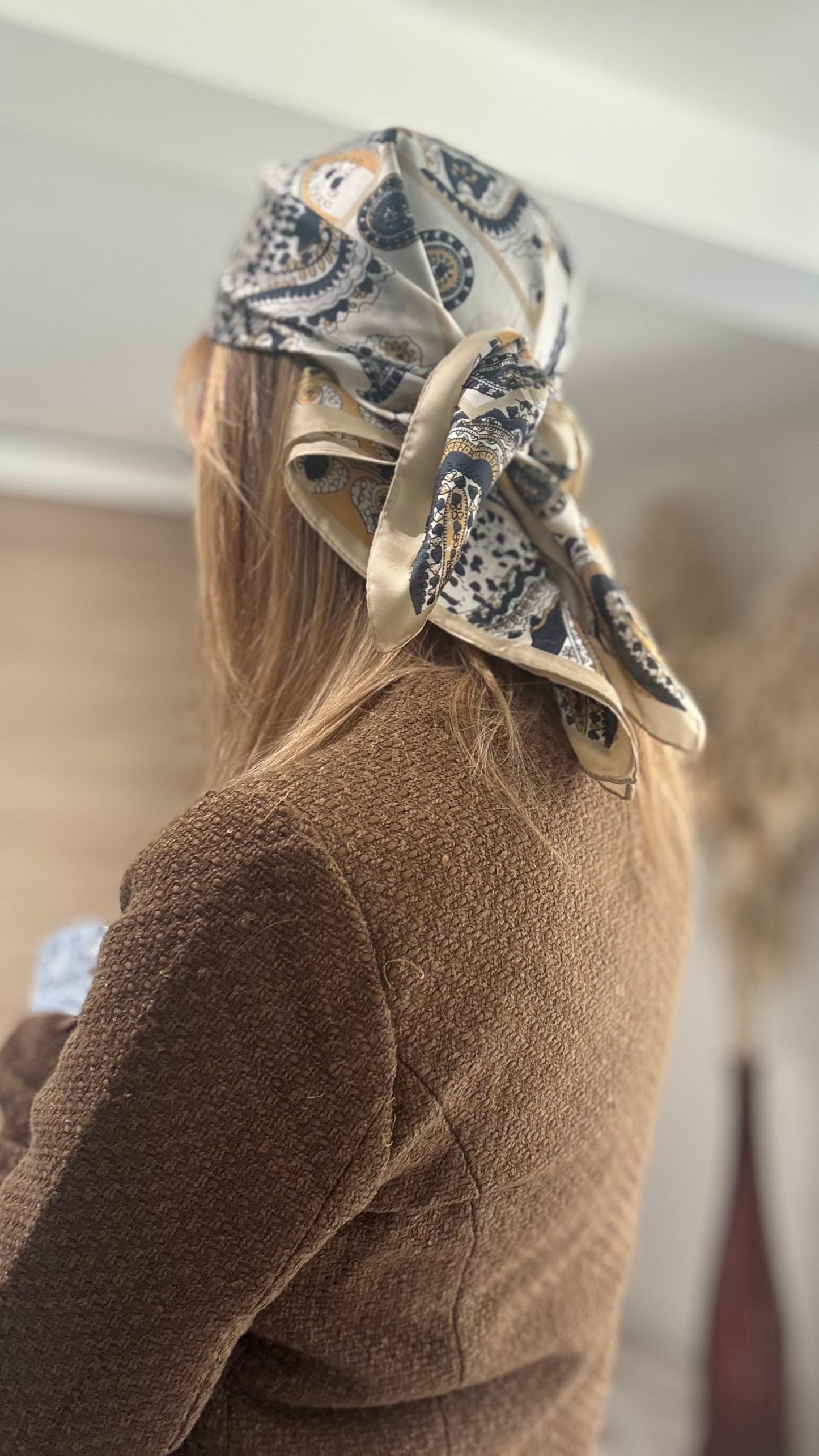 FOULARD "LOLA" BLEU, BEIGE ET BLANC