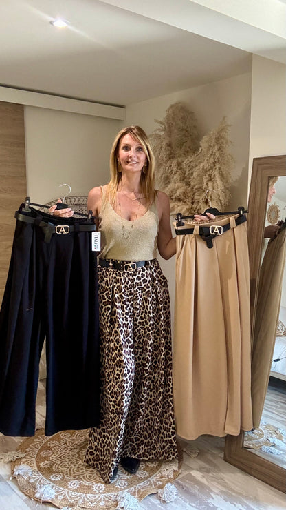 PANTALON "DARLING LEOPARD" FLUIDE AVEC CEINTURE NOIRE A BOUCLE DOREE