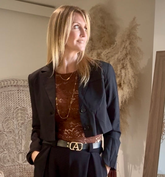 BLAZER "CHICOS" COURT ET  NOIR.