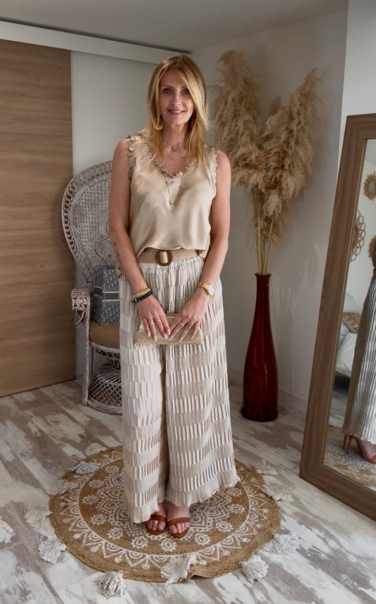 PANTALON FLUIDE GAUFRE "SANDY" AVEC CEINTURE BEIGE ANNEAU DE BOIS